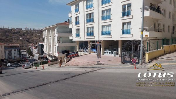 Lotus Tan Cadde Üzeri Dükkan