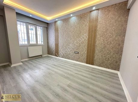 Selçuk'tan Muradiye De Lüks 0 Bahceli Zemin 3+1 Satılık Fırsat