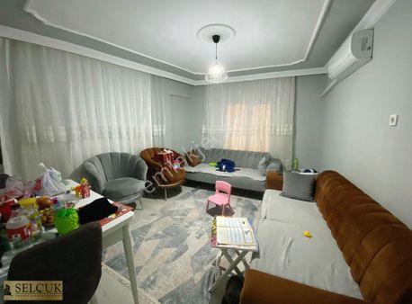 Selçuk'tan Dilsikar Mah Asansörlü Arakat Masrafsiz Genis 2+1
