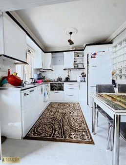 Selçuk'tan Borsa Cad Üzeri 3+1 Satılık Lüks Arakat Fırsatı