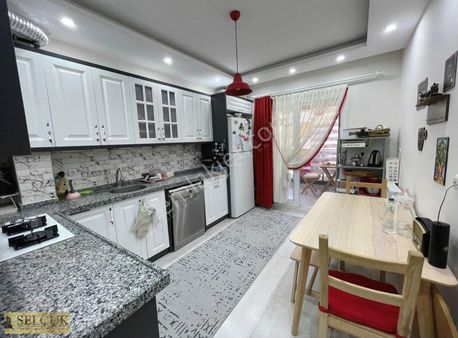 Selçuk'tan Muradiye 3+1 Geniş Arakat Lüks Satılık Daire