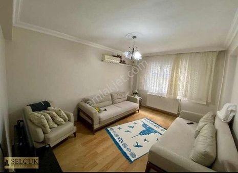 Selçuktan Alaybeyde Cadde Üstü 12 Yıllık 3+1 125m2 Satılık