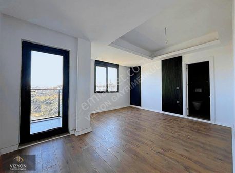 Havuzlu Sitede Eşsiz Konfora Sahip Lüks 3+1 Satılık Daire