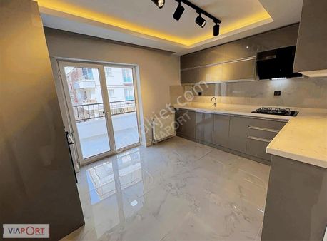 Etimesgut İstasyon Mah. E.banyolu Ön Cephe Full Yapılı 3+1 Daire