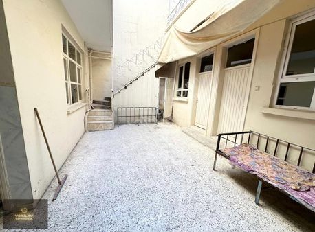 Yeşilay Gayrimenkulden Acil Satılık 7 Odalı Nahit Ev