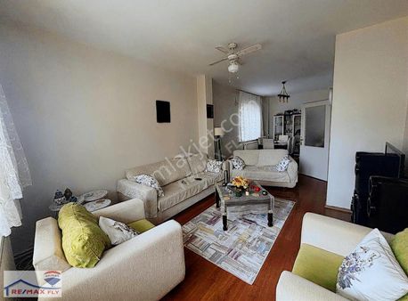 Sarıyer Tarabya'da Arakat Kısmı Deniz Manzaralı Satılık 3+1