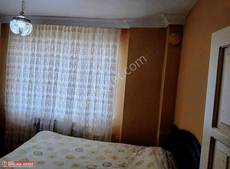 Seo'dan Yenicami Mahallesinde 3*1satılık Daire