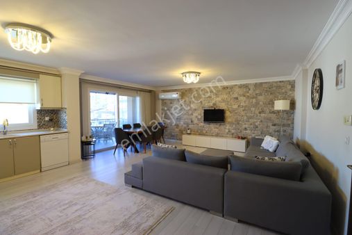 Değirmendere'de Ara Kat Satılık 2+1 Daire