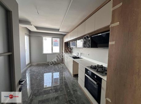 Turyap Tam Nokta Kentten Kombina Bölgesinde Açık Cepheli Daire