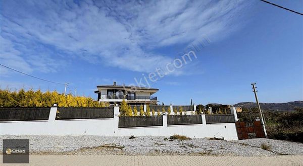 Kuşadası Merkeze 5 Dakika Uzaklıkta Malikane