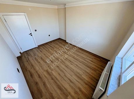 Loca'dan F.çakmak'ta Cadde Üzeri E.banyo-g.odalı 165m2 U.lüx 4+1