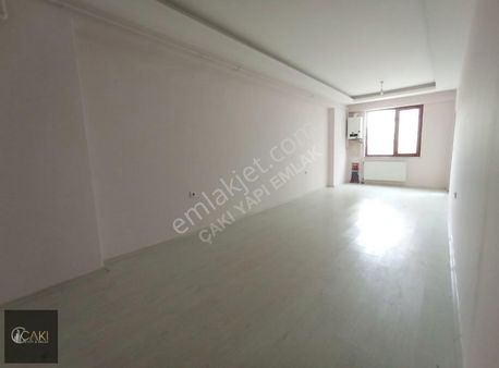 Çakı Emlak'tan 1+1 Kiralık Daire