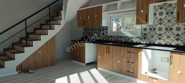 Satılık Müstakil Ev Sofular Köyü Sökede