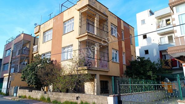 Mersin Akdeniz 3 Ocak Mahaııesinde Kompıe Satııık Bina
