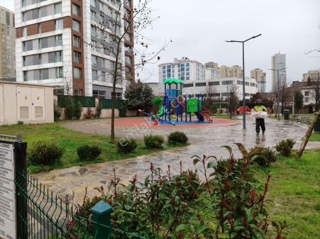 Kartal İz Tower'da Deniz-adalar Manzaralı 3+1 Arakat Daire