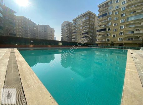 Asm'den Rumeli Evlerinde 6+1 263m2 Satılık Fırsat Daire