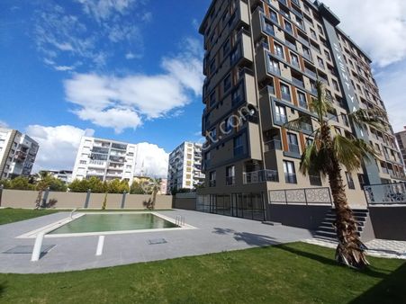 Buca Çamlıpınar Mah. Site İçi Havuzlu Otoparklı Lüks Daire