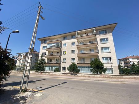 Site İçi Asansörlü Ebeveyn Banyolu Güneş İçinde Arakat Kiralık 3+1 Daire