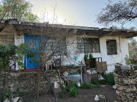 Bodrum'a Yakın Satılık Köyevi 1 Dönüm Bahçeli İmarlı Doğal Köy