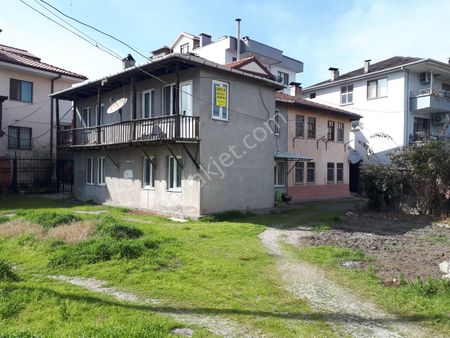 377 M2 Hisseli 135 M2 Müstakil Ahşap Ev Ve Arsası