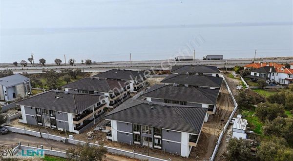 Ayvalık Küçükköy'de Denize 75 M2 Mesafede Havuzlu 2+1 Yazlık