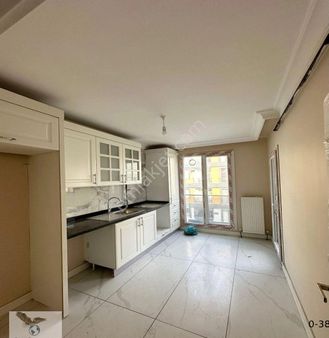 Avcılar Reşitpaşa Konaklarında Site İçi Otoparklı Ön Cephe 2+1