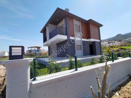 Denize 1 Km Mesafede Modern Ve Şık Tek Müstakil Villa...