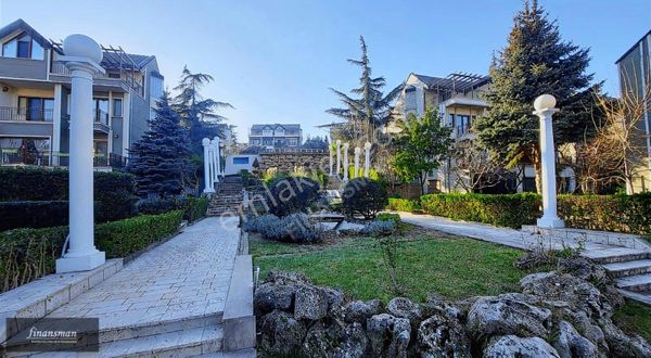 Finansman'dan..ikiz Villa..geniş Bahçe..müstakil Giriş..havuz