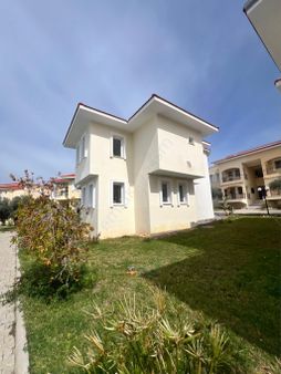 Didim Akbük’te Satılık 4 + 1 Ayrı Mutfak Site İçerisinde Müstakil Villa