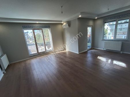 Bahçelievler Ömür Plaza'ya 5 Dakika Yürüme Mesafesinde 2+1 Satılık Daire