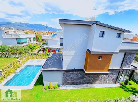 Gümüldürde Denize Sıfır Satılık Müstakil 4+1 Havuzlu Lüks Villa