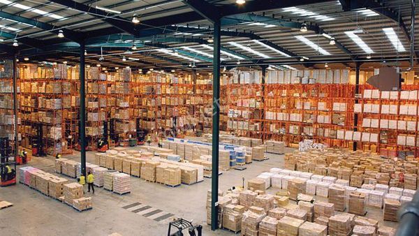 Esenyurt Merkezde Bulunan 1000 M2 Satılık Depolu Dükkan