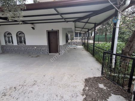 Kuşadasi Sahile 1200 Me Eşyalı Yazlık