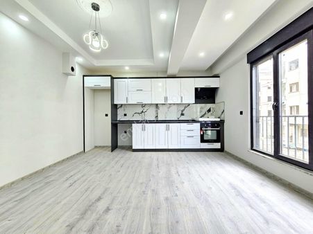 ♦ Adıgüzelden ♦ Altınkumda Denize Yürüme Mesafesinde Sıfır 1+1 Satılık