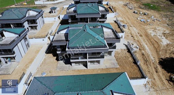 Kumburgaz Satılık 4+1 Villa Full Deniz Manzaralı Site İçerisinde