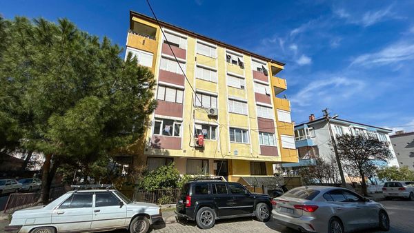 🏡 Burhaniye Kocacami'de Satılık Geniş Ve Ferah 3+1 Daire! 🏡