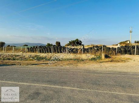 Ana Caddeye 85 Metre Cepheli 474m2 Tarla