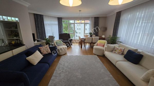Tarabya Ferahevler'de Havuzlu Butik Apartmanda Satılık 4+1 Düz Daire