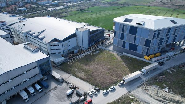 Hadımköy Akpınar Sanayi'de Satılık 2.349 M2 Köşe Konumlu Arsa
