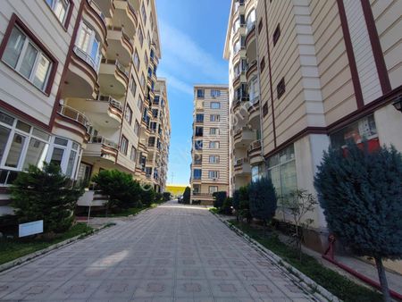 Tek Yetki Işıkhan'dan Edremit Kadıköyde Çok Geniş Harika Konumda 3+1 Satılık Daire