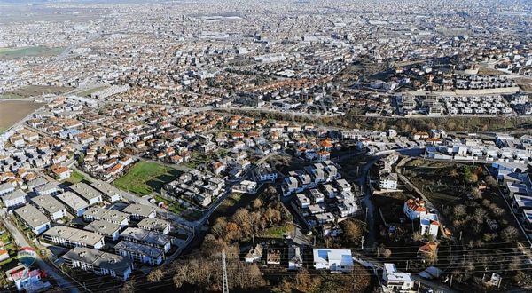 Remax Hür Özlem Şimşek'ten 3 Kat Konut İmarlı 527 M2 Fırsat Arsa