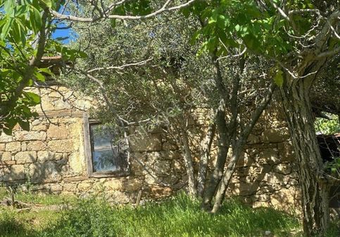 Gazi Emlaktan Müstakil Tapulu Taş Evimiz Ve Arsamız Satılık