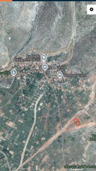 Köy Merkezi Yanında Arazi