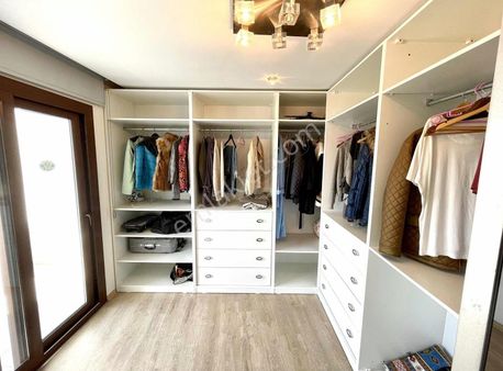 Koy Tür-2 Sitesinde Satılık Deniz Manzaralı 3 Cepheli 3+1 Daire