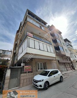 İzmir Buca İzban Sokağında 120 M2 2+1 Satılık Yüksek Giriş Daire
