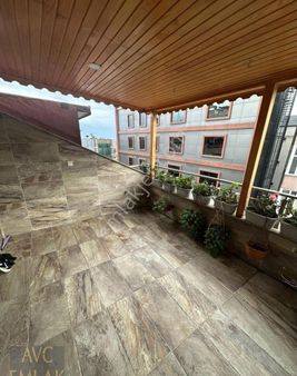 Gazi Osman Paşa Caddesi'nde Metrobüse Yakın Satılık Lüks Çatı Katı Daire