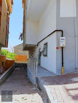 İslambeyde Merkezi Yerde Boş Temiz Asansörlü Ara Kat 2+1 Daire