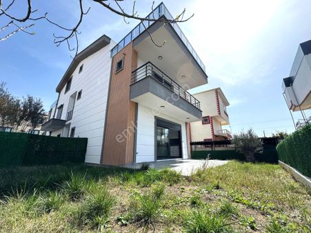 Oksijen Cenneti Güre'de Modern Çağa Uygun,lüks 3+1 Triplex Villa