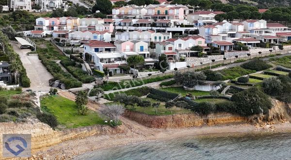 Hüseyin Öziç'den Denize Sıfır Konumlu Sitede Satılık Suit Daire