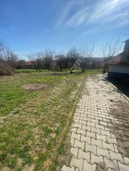 Karacaklavuz Köy İçinde İmarlı 3 Katlı Konut Çiftlik,ahır Ve Samanlık